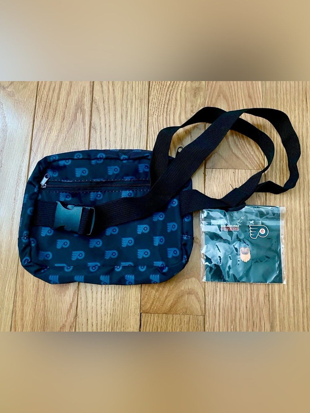Philadelphia Flyers Hockey Fanny Pack Bag with Gritty Pins New